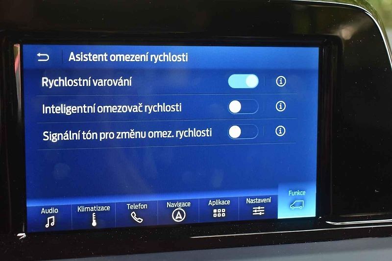 Auto je přímo stvořené k rodinným výletům