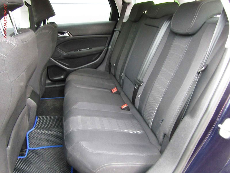 Peugeot 308 (2015) 2.0 HDi, servis.kniha, LED - fotka 10 z 19