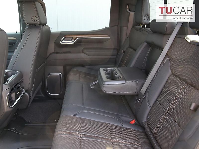 Chevrolet Silverado (2025) High Country 6.2 V8  - fotka 41 z 47