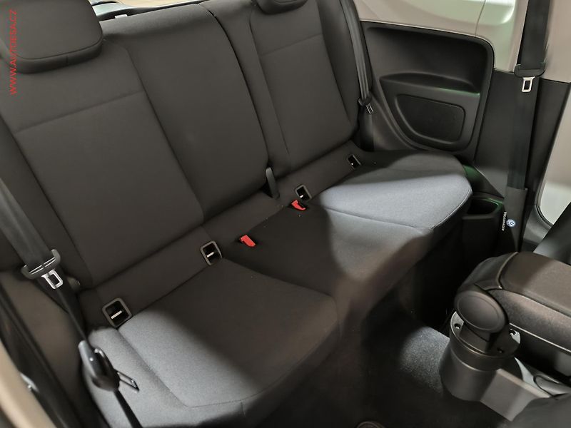 Volkswagen up! (2021) 1.0MPi, AC - fotka 11 z 15