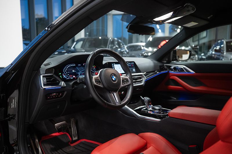 BMW M4 (2022) COMPETITION xDrive  - fotka 35 z 39