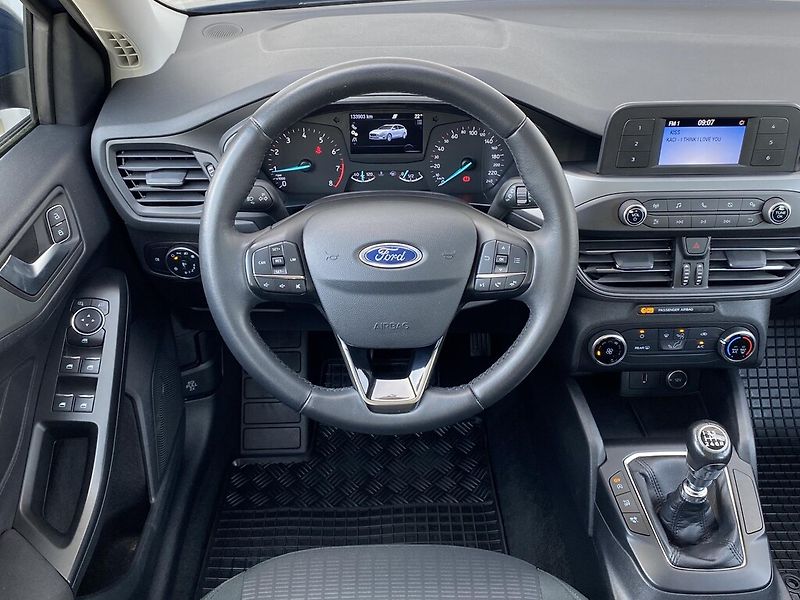Ford Focus 1,0 EcoBoost 92 kW - fotka 8 z 25