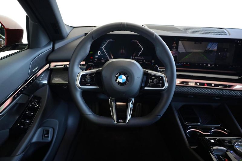 BMW Řada 5 540d xDrive Sedan - fotka 25 z 27