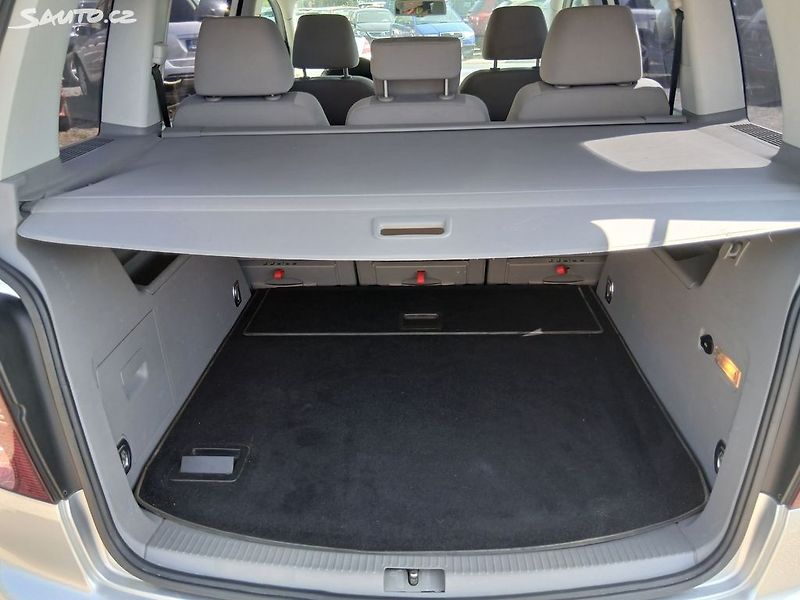 Volkswagen Touran 1.4 TSI, ALU, - fotka 27 z 30