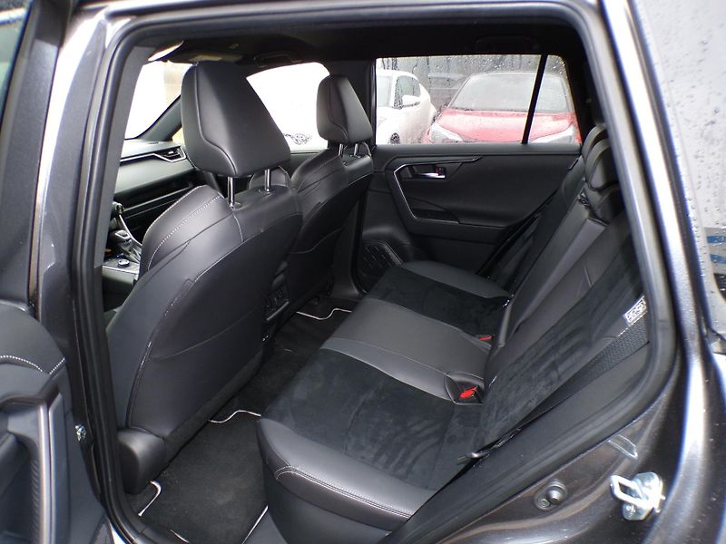 Toyota RAV4 2.5 HSD e-CVT AWD GR-Sport - fotka 11 z 23