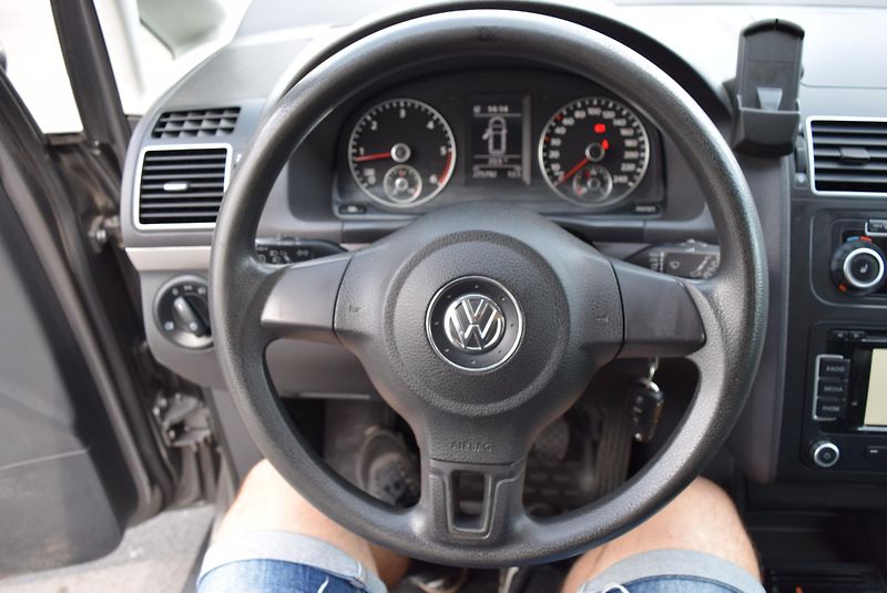 Volkswagen Touran (2010) 1.6TDI 77kw TRENDLINE BMT NAV  - fotka 26 z 48