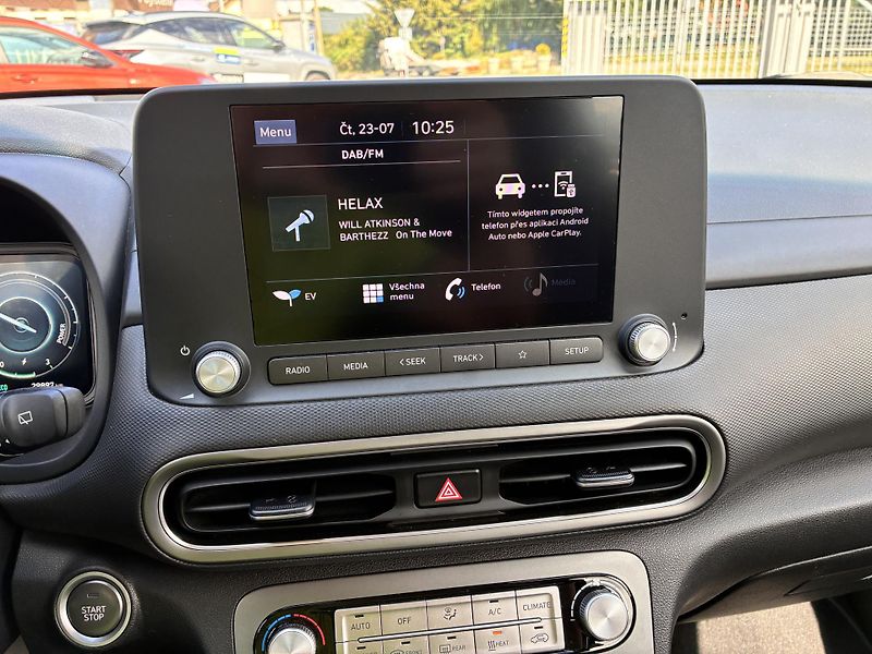 Hyundai Kona EV64kWh-150KW,  REZERVACE - fotka 20 z 38