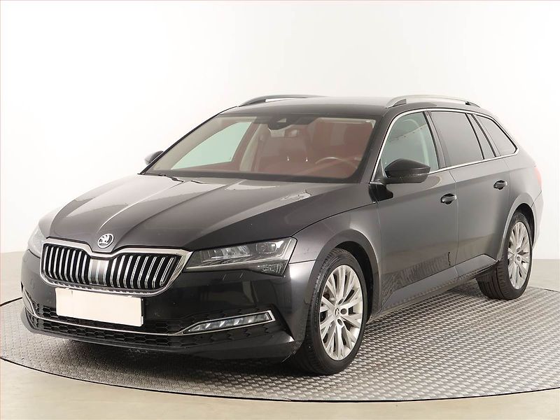 Škoda Superb (2021) 2.0 TDI - fotka 2 z 20