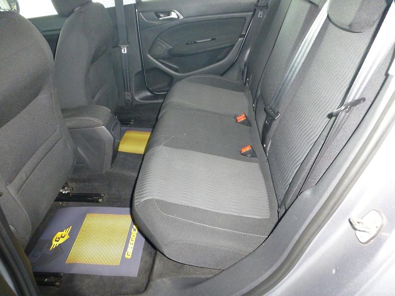 Peugeot 308 (2016) 1,6HDI*NAVIGACE**PARKS**TAŽNÉ - fotka 14 z 26