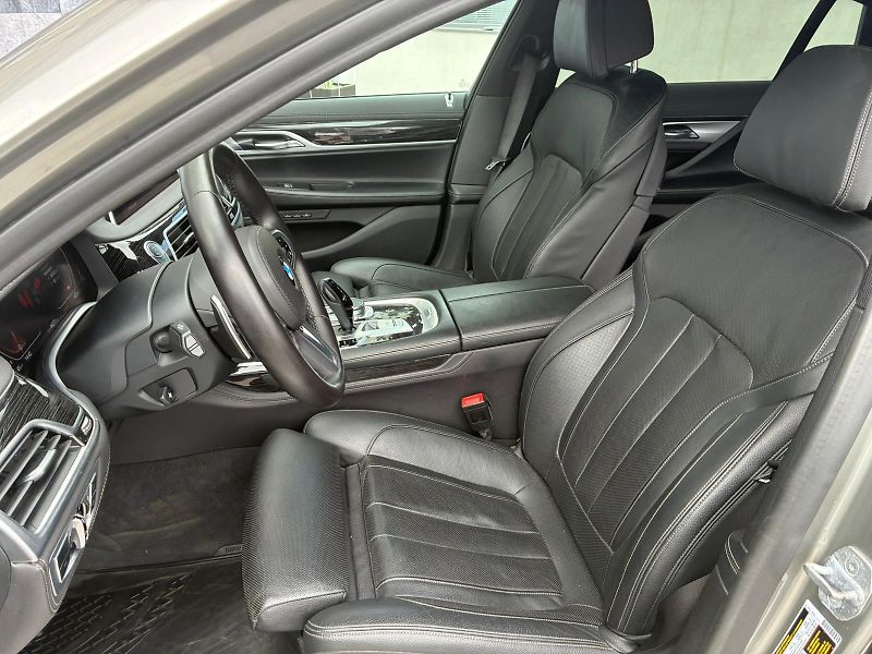 BMW Řada 7 (2020) 740i, 239KW, LONG, SOFT - fotka 35 z 44