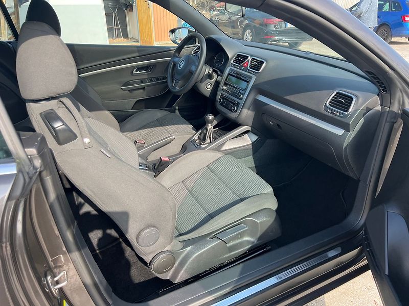 Volkswagen EOS 1.4i 16V - fotka 10 z 14