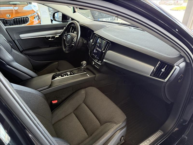Volvo V90 2,0   140kW,D4,AWD,SERVISKA, - fotka 8 z 34