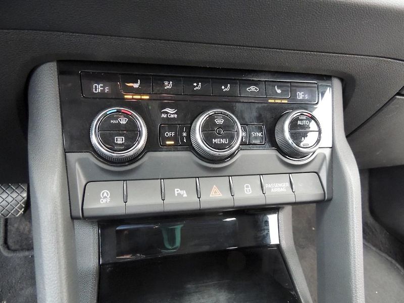 Škoda Karoq (2020) 1.5TSI,110KW,DSG,Style,1.majČR - fotka 25 z 47