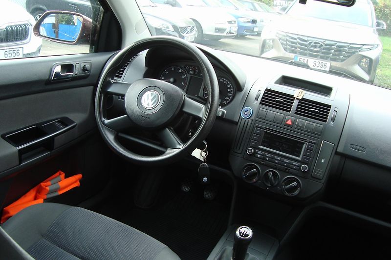 Volkswagen Polo (2006) 1.4i 16V, ČR, Servisní kniha - fotka 40 z 71