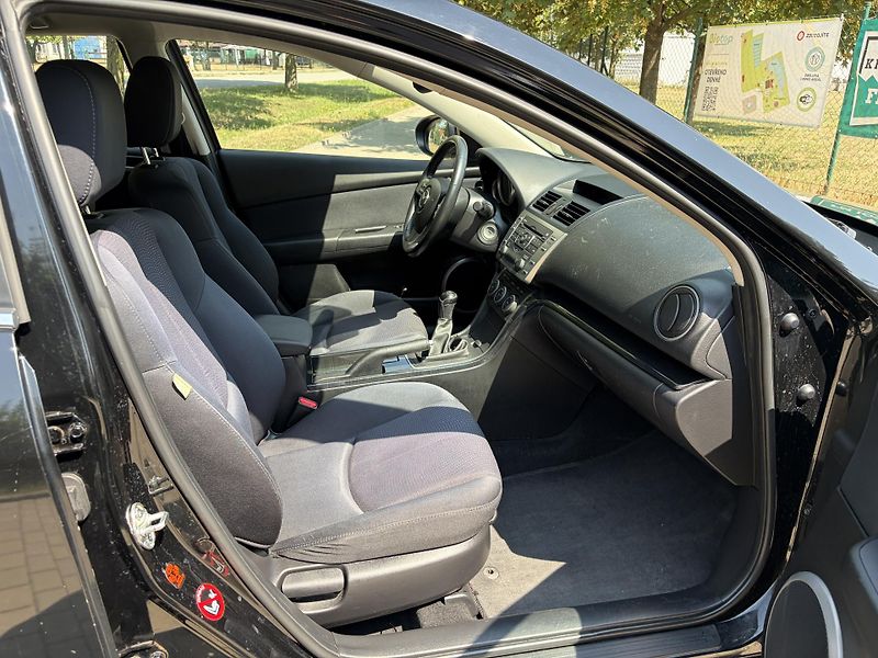 Mazda 6 1.8 Sport TE - fotka 21 z 30