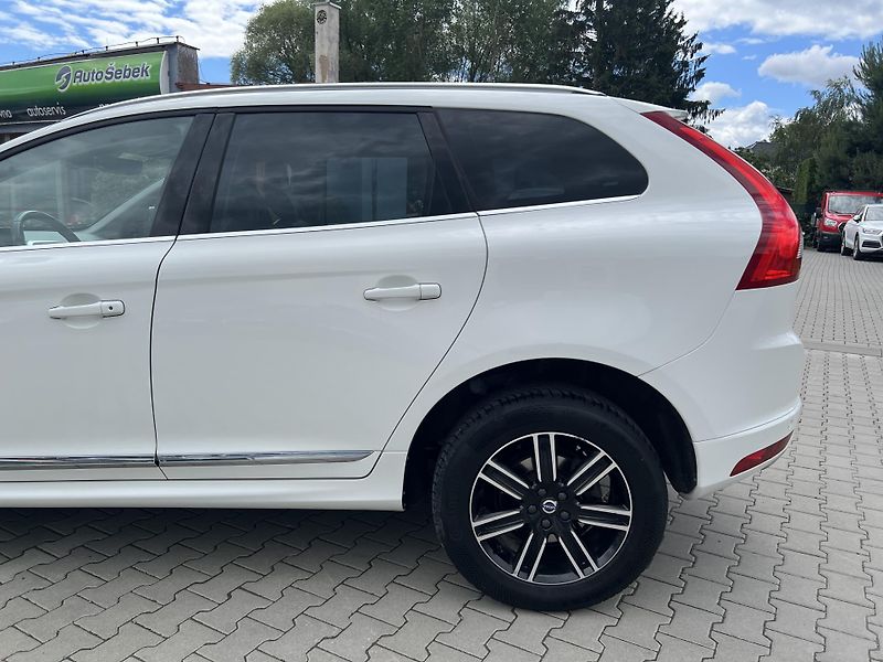 Volvo XC60 2,4 AWD D4 Summum 1.maj.  - fotka 18 z 56