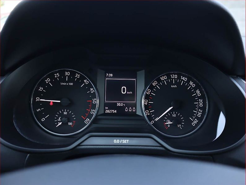 Škoda Octavia (2014) Ambition 1.6 TDI, Serv.kniha - fotka 11 z 18