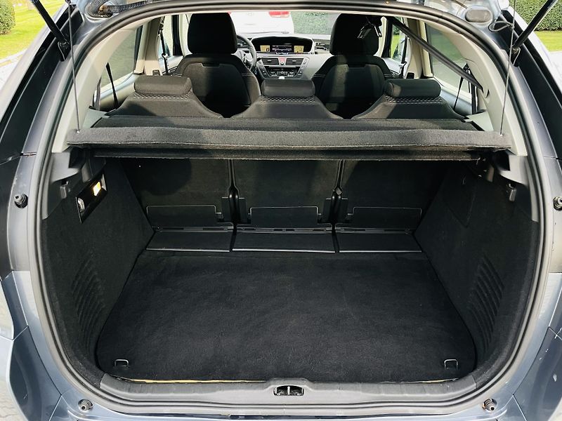 Citroën C4 Picasso 1.6i 88KW MANUÁL LED SENZORY - fotka 22 z 42