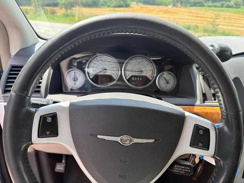 Chrysler Grand Voyager (2008)  3.8 RT LPG, Kůže EU 2008 - fotka 18 z 20