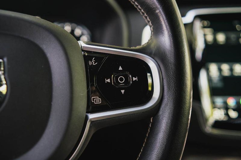 Volvo XC90 (2021) B6 AWD - fotka 20 z 31