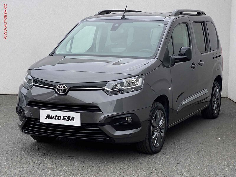 Toyota ProAce City Verso (2023) 1.5D-4D, 1.maj,ČR, Family - fotka 3 z 14