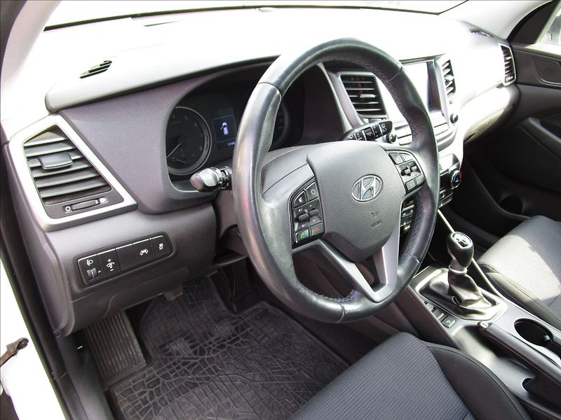 Hyundai Tucson 1.6T-GDi, aut. klima, 1. maj. - fotka 11 z 40