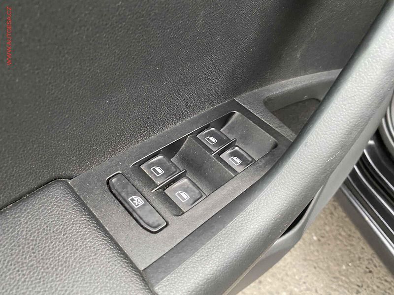 Škoda Octavia (2015) 2.0 TDi 4x4, Elegance - fotka 13 z 17
