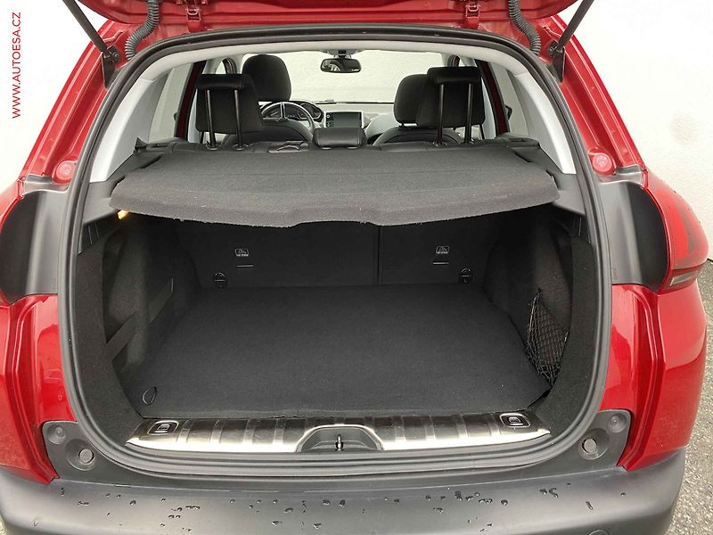 Peugeot 2008 (2019) 1.2 PT, Crossway, panor, navi - fotka 7 z 17