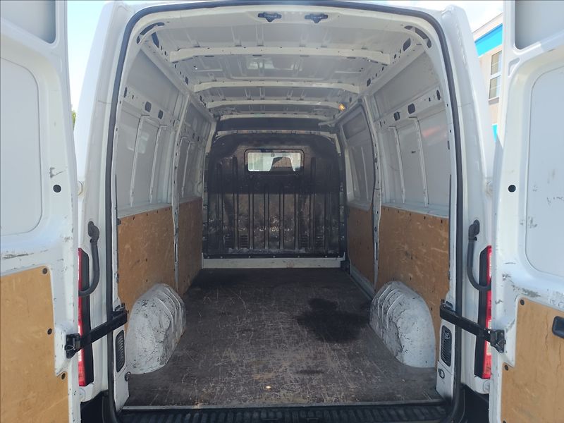 Renault Master 2,3 DCi - fotka 11 z 19