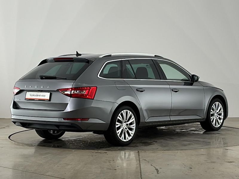 Škoda Superb Style DSG - fotka 2 z 30