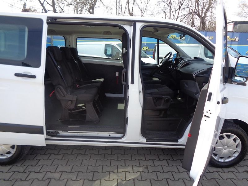 Ford Transit Custom 2,0 TDCI  L1H1 8MÍST BUS KLIMA - fotka 19 z 41