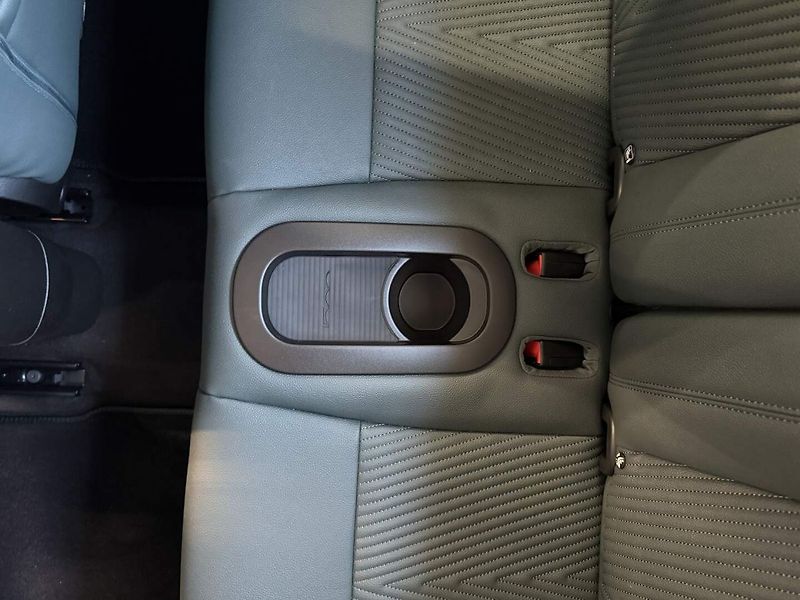 Fiat 500e (2025) Giorgio Armani Hatchback 42 kW - fotka 25 z 29
