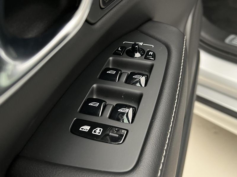 Volvo S90 B6 AWD R-Design - fotka 49 z 49