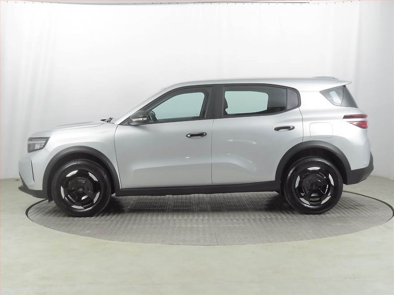 Opel Frontera (2025) 1.2 hybrid - fotka 3 z 17