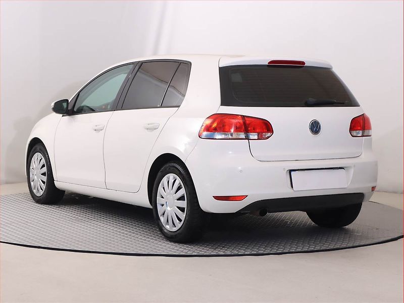 Volkswagen Golf (2011) 1.6 TDI, Automat, Navi - fotka 4 z 16