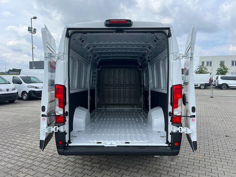 Peugeot Boxer (2026) Furgon 4350 L4H2 BlueHDi 140 - fotka 9 z 15