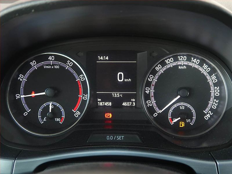 Škoda Fabia (2018) Ambition 1.0 TSI, Tempomat - fotka 11 z 14