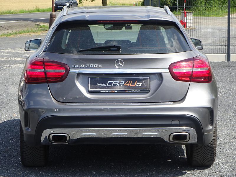Mercedes-Benz GLA 200 CDI AMG Paket LED SERVIS - fotka 31 z 34