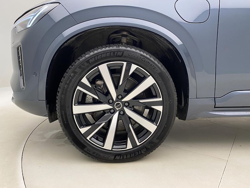 Volvo XC90 (2025) T8 AWD Plug-in DARK ULTRA - fotka 18 z 75