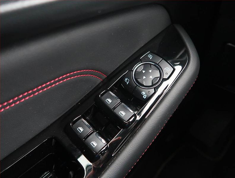 Ford S-MAX (2022) Titanium Hybrid - fotka 19 z 24