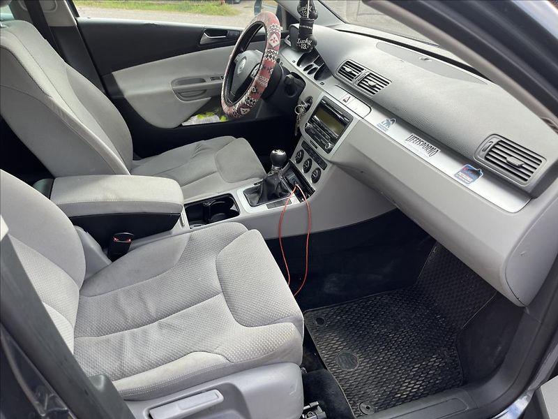Volkswagen Passat 1,9 TDi KLIMA ROZVODY - fotka 10 z 32
