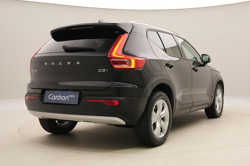Volvo XC40 D3 AWD MOMENTUM AUT  - fotka 12 z 38