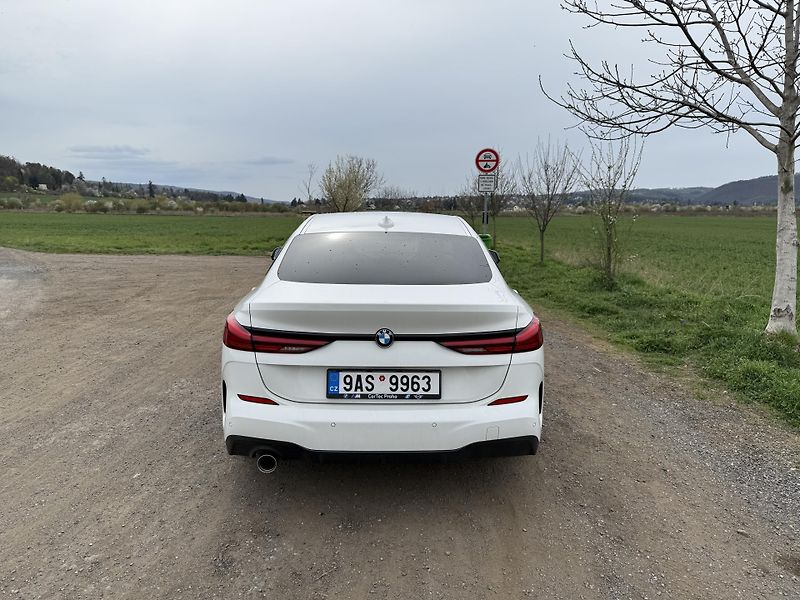BMW Řada 2 (2020) BMW 218i Gran Coupé M Sport - fotka 4 z 7