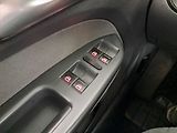 Volkswagen Touran (2012) 2.0 TDI, Automat, Tempomat - náhled 19