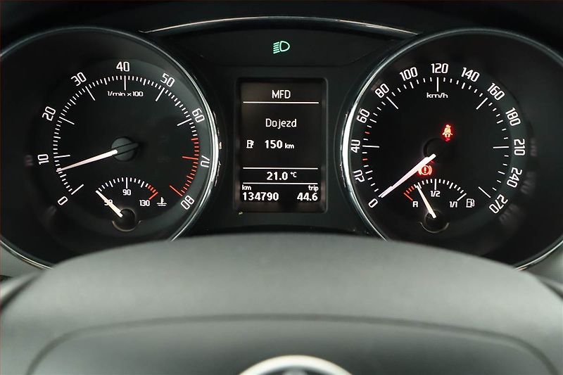 Škoda Superb (2010) 1.4 TSI, Tempomat - fotka 8 z 16