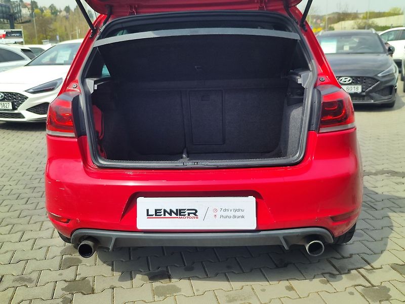 Volkswagen Golf 2.0 TSi/155kW GTI ČR 1.Maj. - fotka 9 z 27