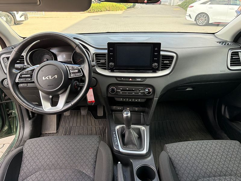 Kia Ceed 1.5 T-GDi Exclusive 118kW - fotka 8 z 9