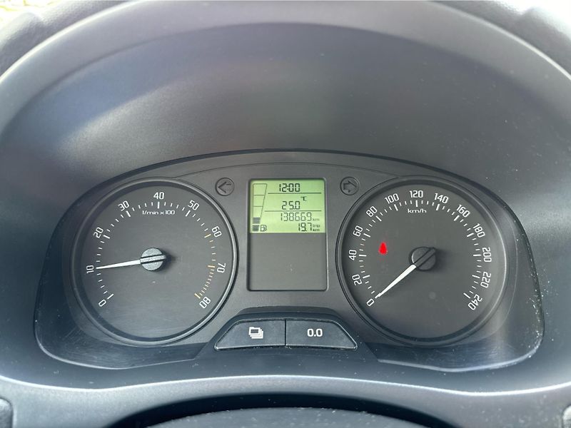 Škoda Fabia 1.2 TSI - fotka 14 z 17
