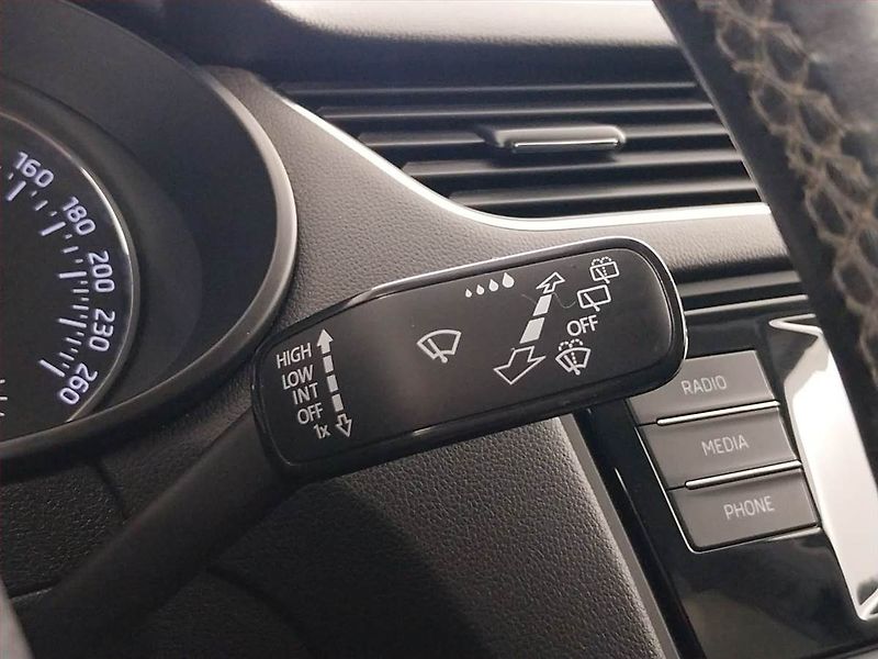 Škoda Octavia (2016) Ambition 1.6 TDI, Tempomat - fotka 18 z 22