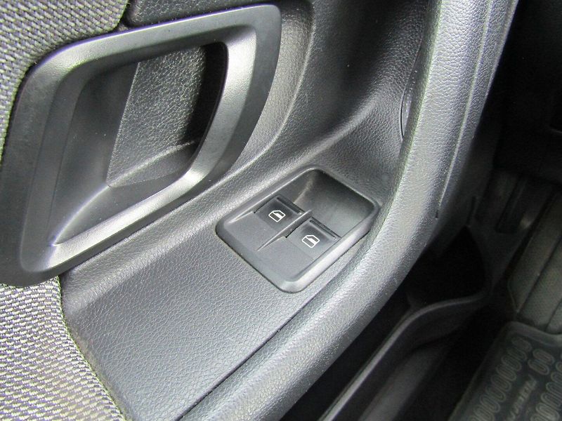 Škoda Roomster (2011) 1.6 TDI 66kW  BEZ KOROZE - fotka 28 z 34